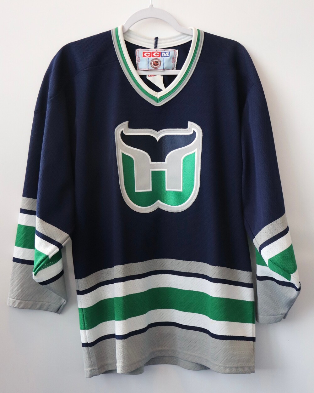 Vtg. CCM Hartford Whalers Hurricanes Hockey Throwback Jersey NHL Men's Blue M -